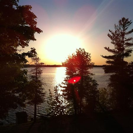 Lake Dalrymple Resort Lagoon City Luaran gambar