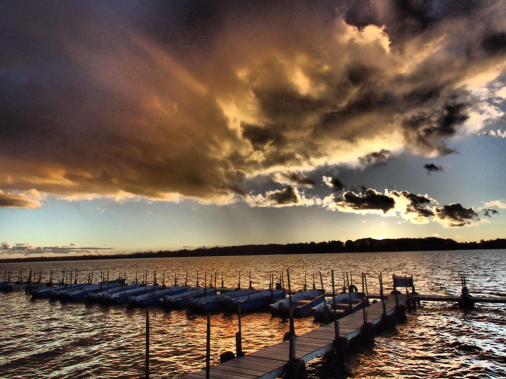 Lake Dalrymple Resort Lagoon City Luaran gambar