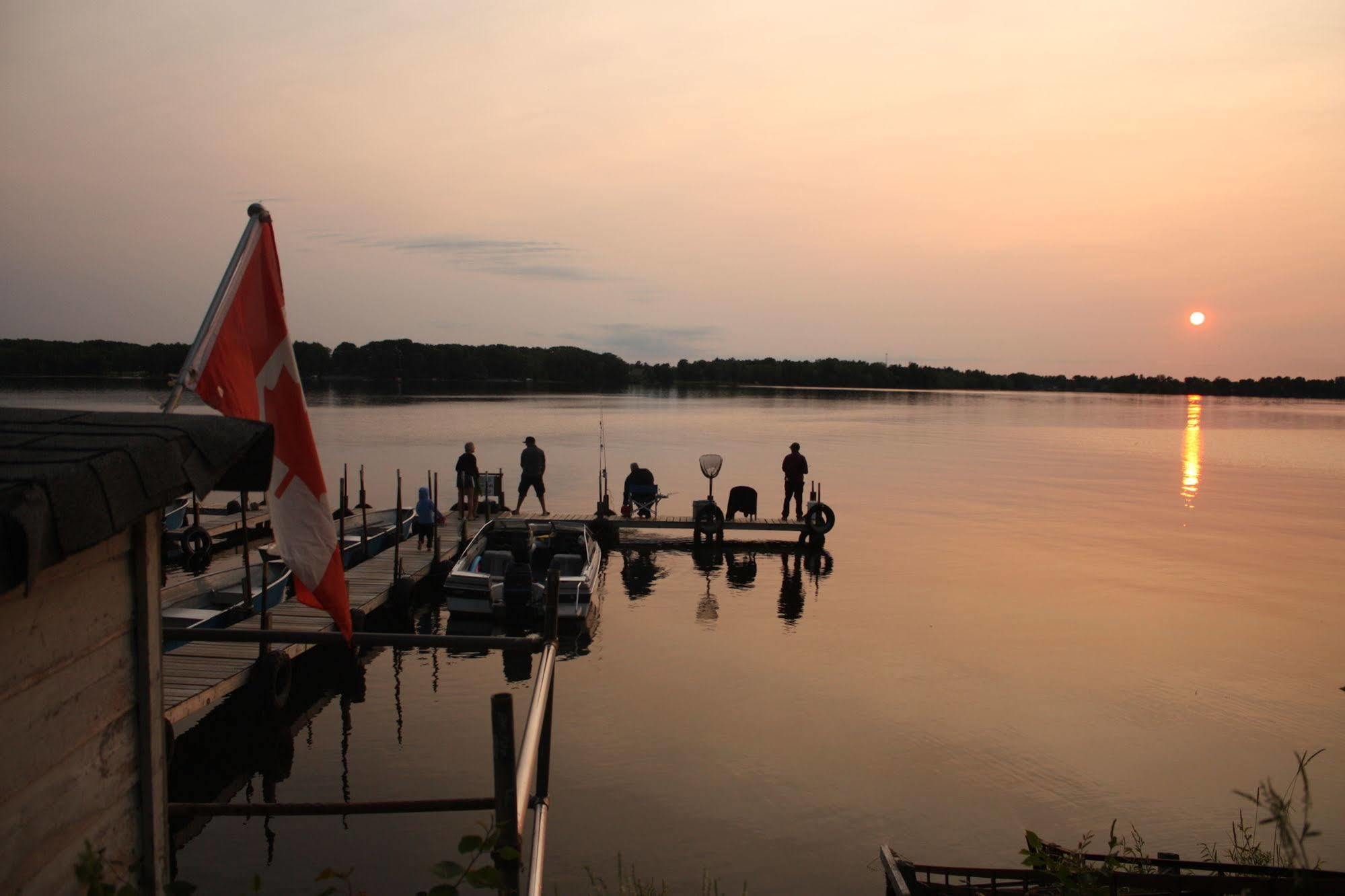 Lake Dalrymple Resort Lagoon City Luaran gambar