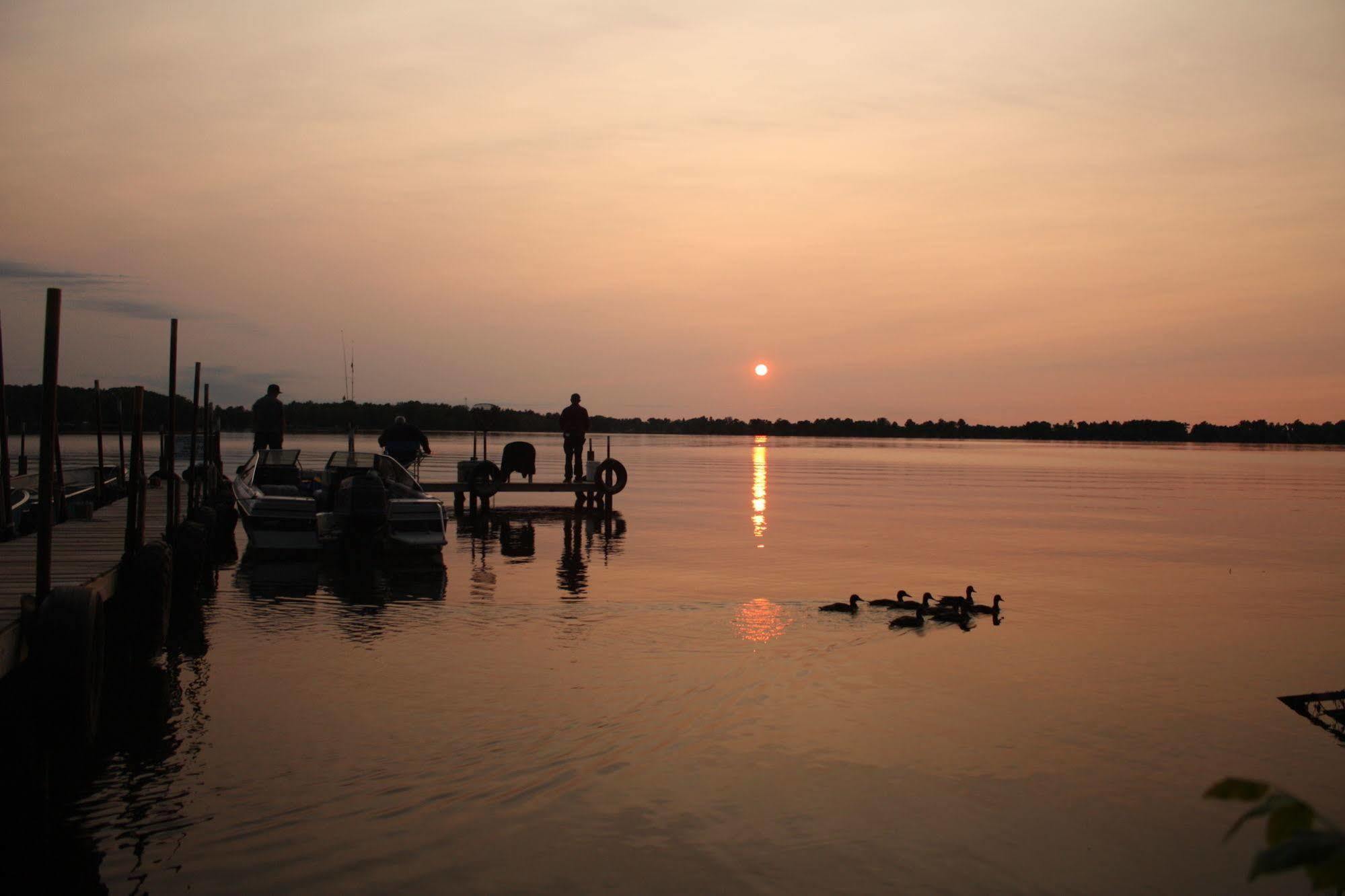 Lake Dalrymple Resort Lagoon City Luaran gambar
